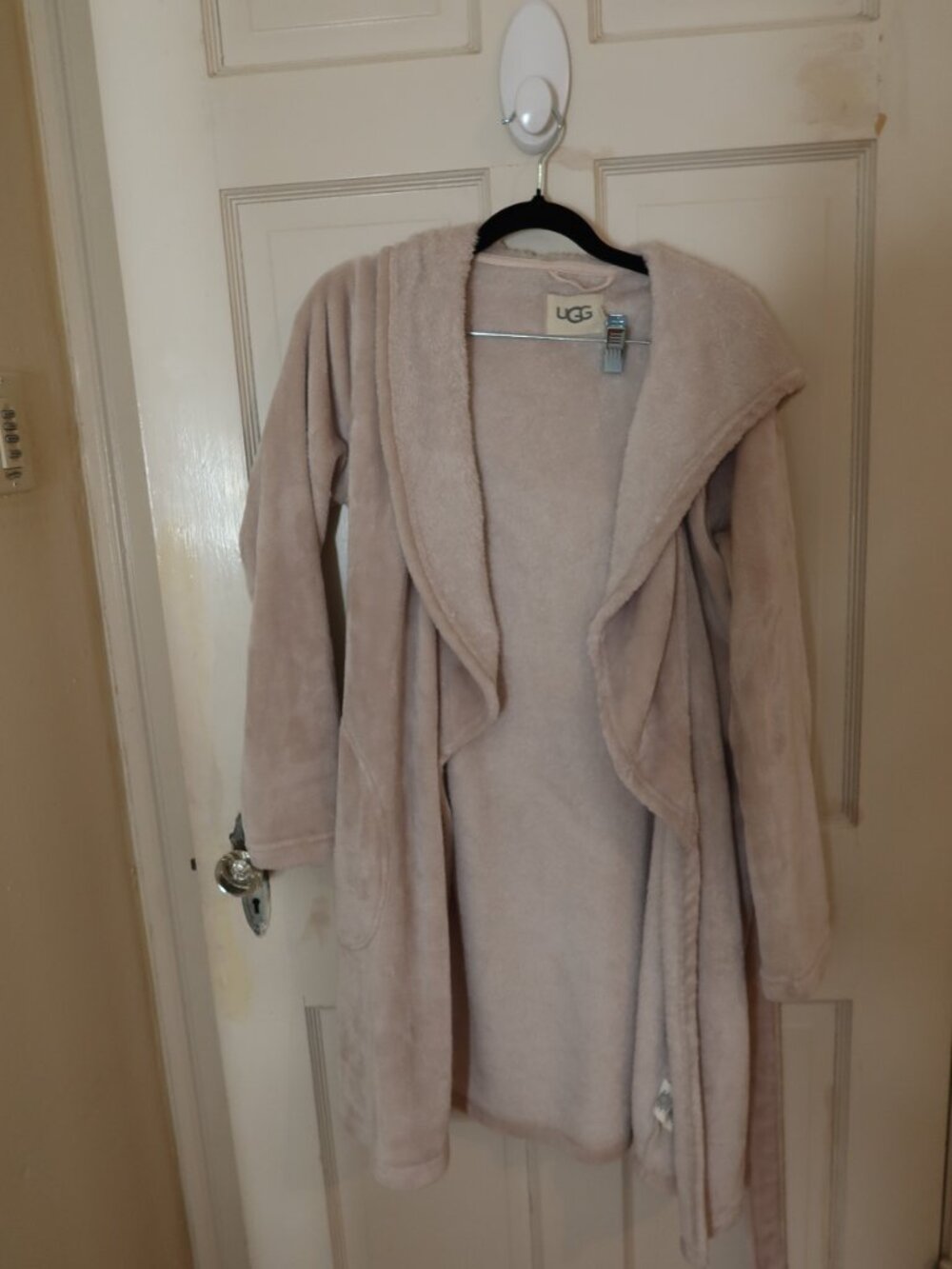 Blush Pink Plush Robe - Picture 4 of 4